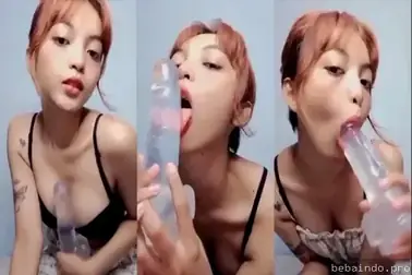 Cewek langsing cantik coli pake sextoy gede