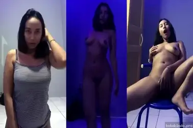 Cewek Montok Pamer Memek Tembem Bikin Kontol Ngaceng Keras