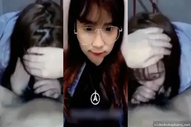 Sahabat cewek pertama kali coba ngisep kontol